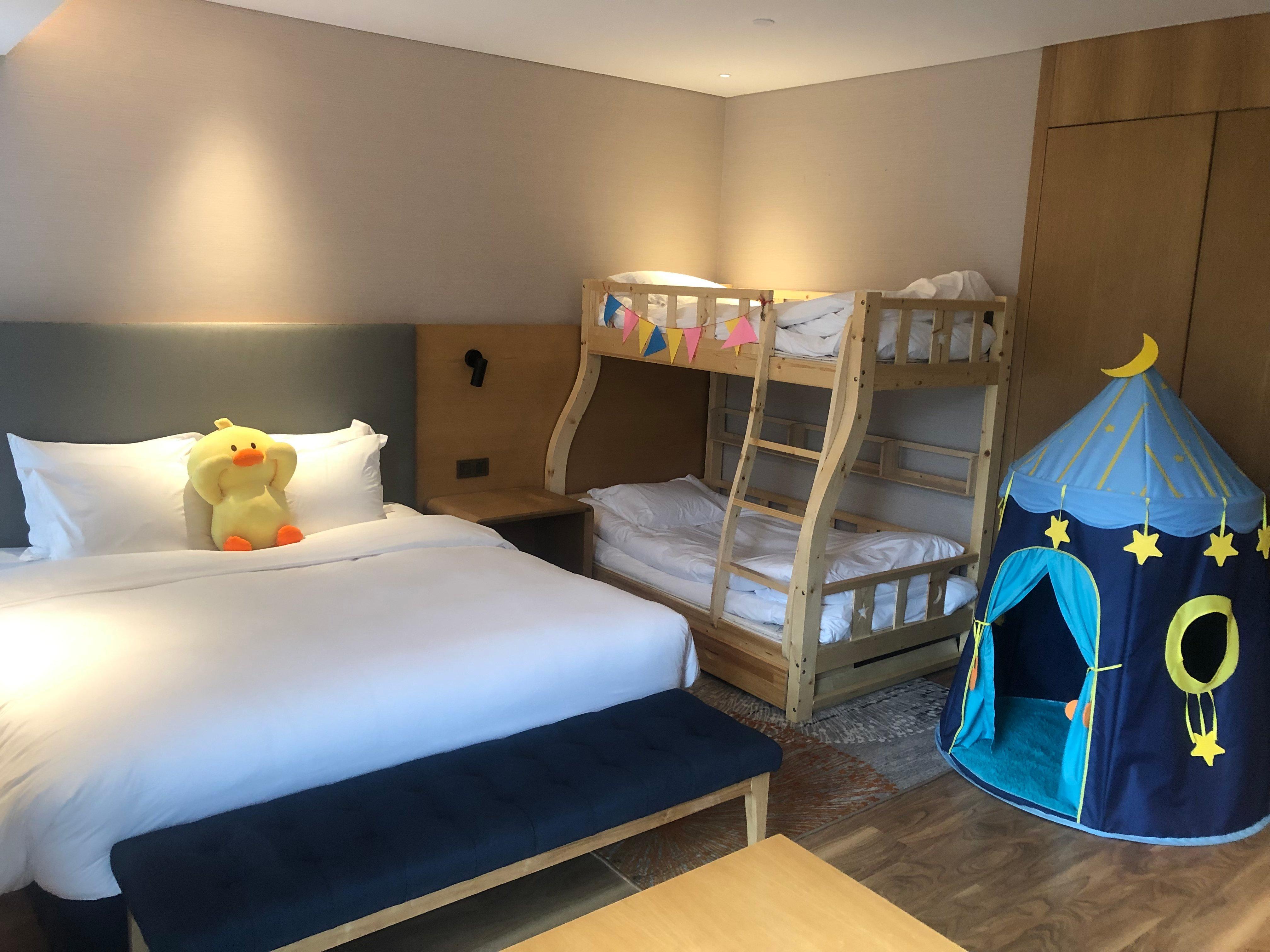 Holiday Inn Express Luanchuan By Ihg Exteriör bild