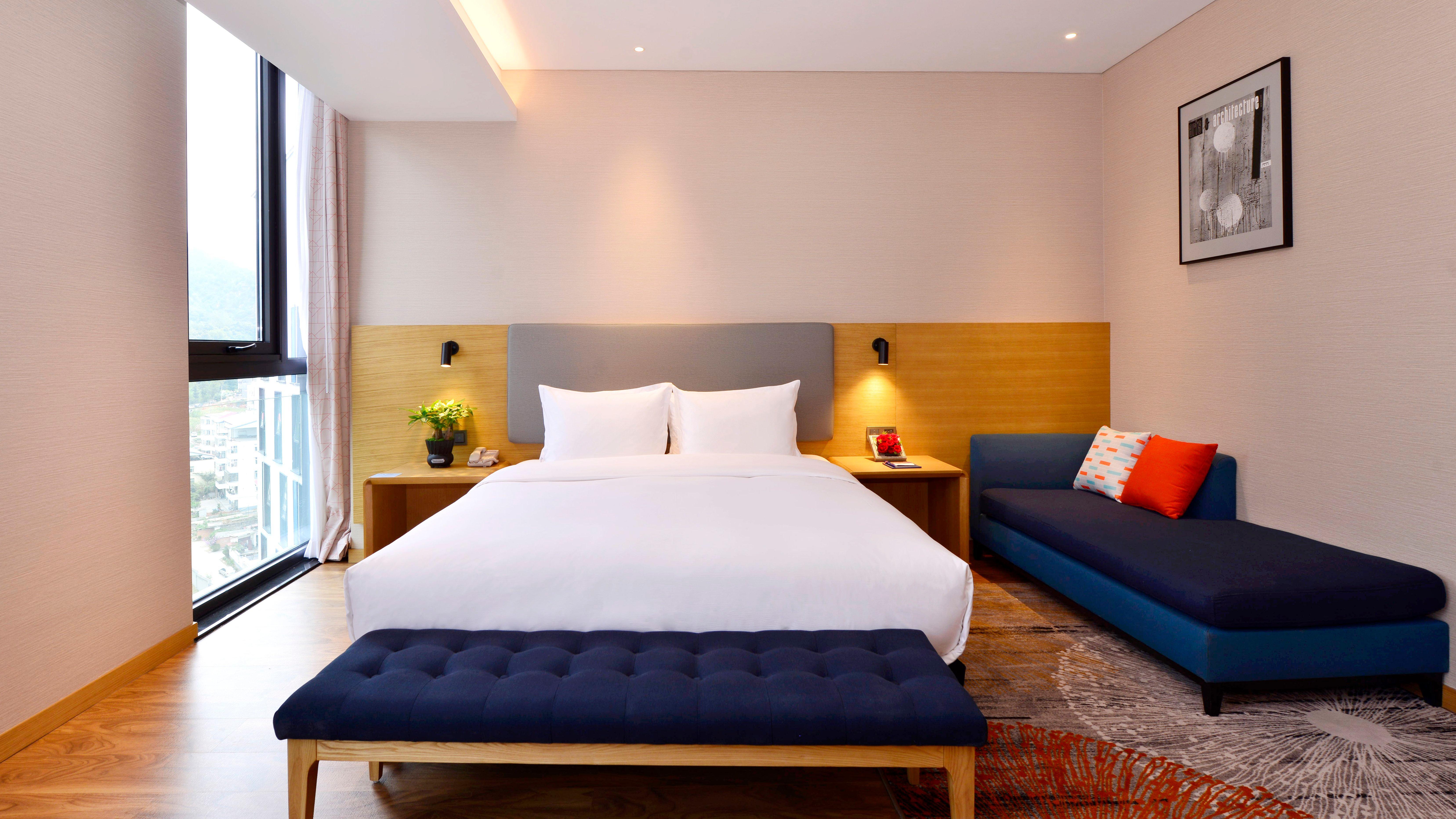 Holiday Inn Express Luanchuan By Ihg Exteriör bild
