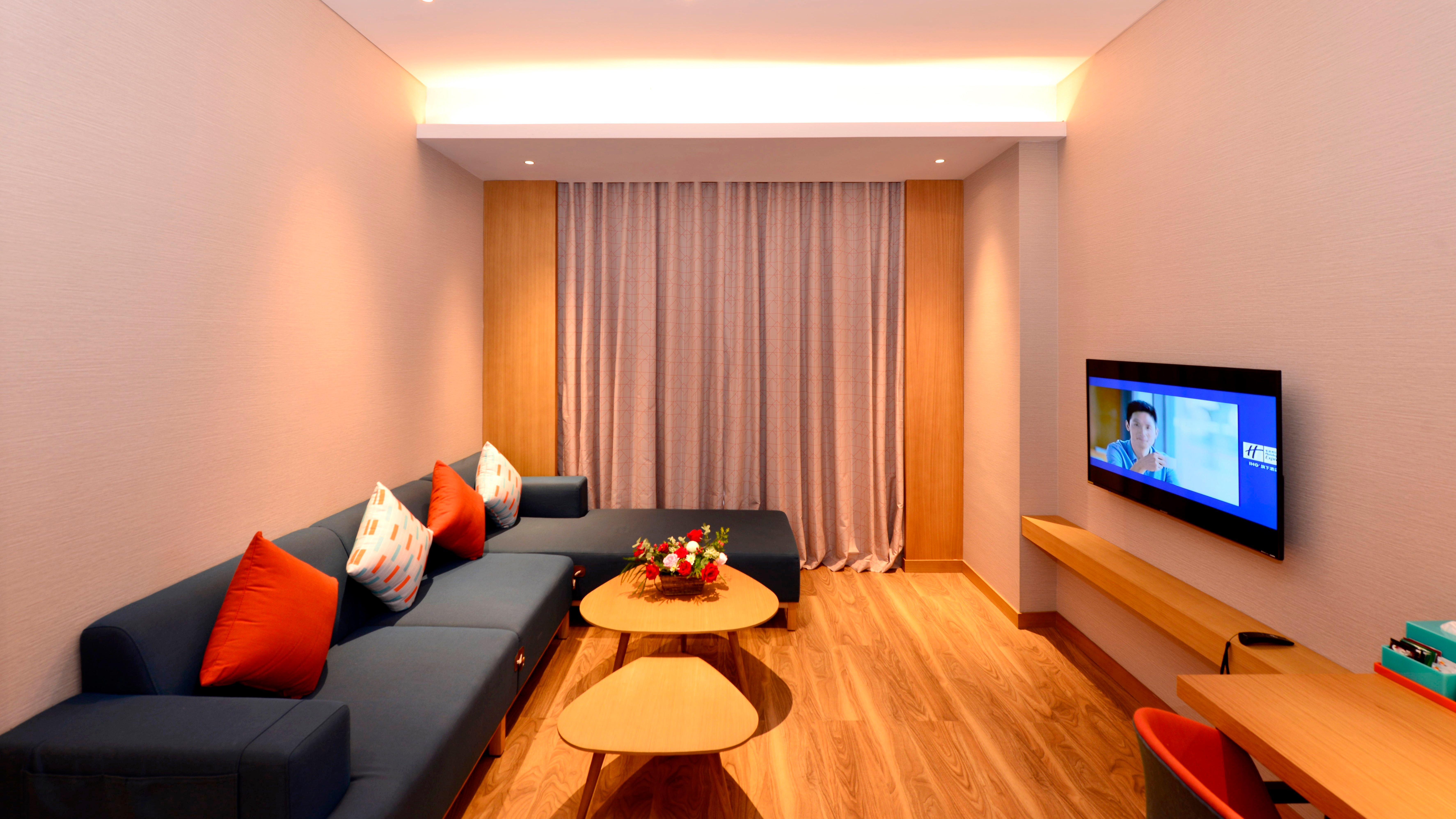 Holiday Inn Express Luanchuan By Ihg Exteriör bild