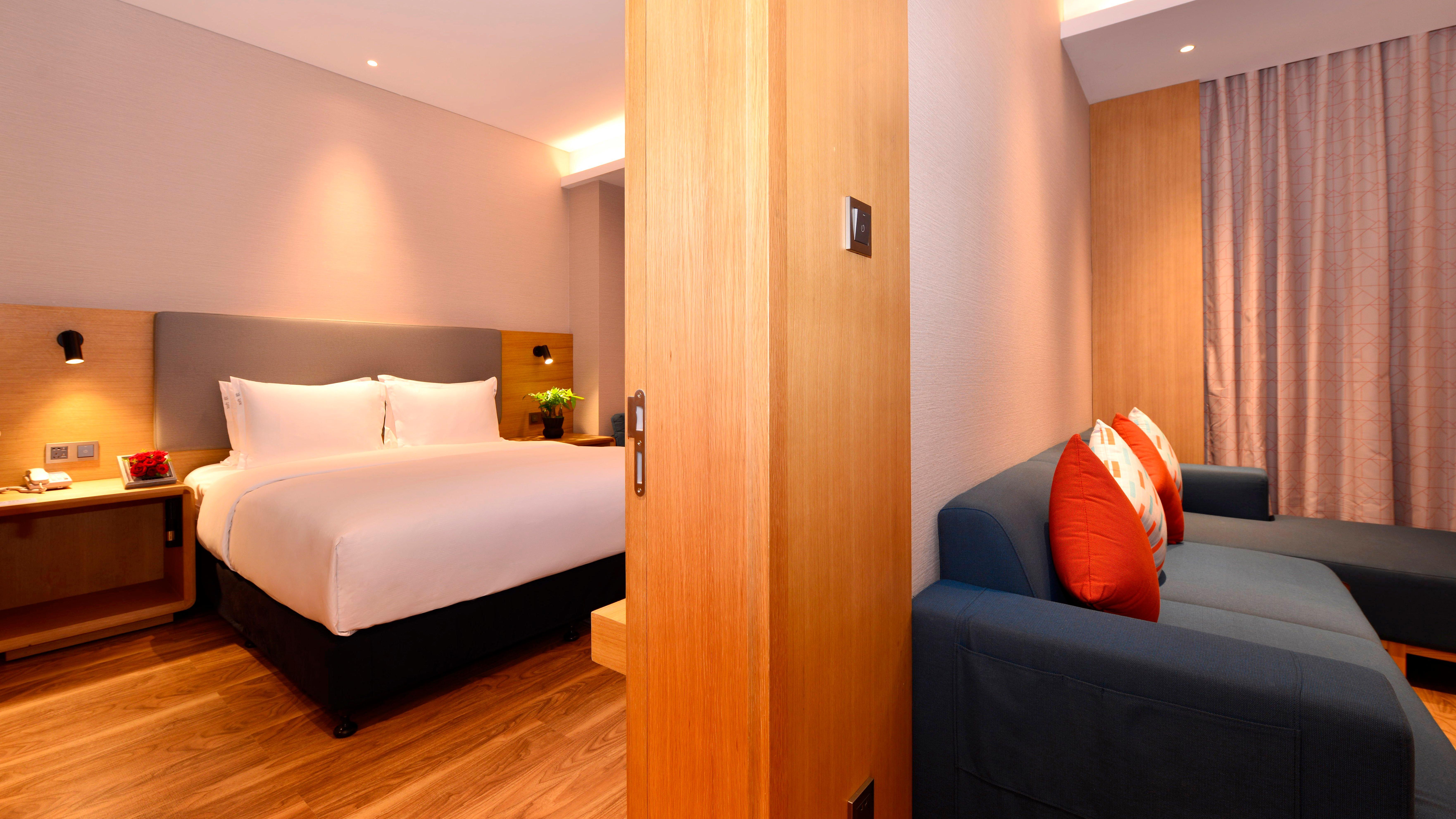 Holiday Inn Express Luanchuan By Ihg Exteriör bild