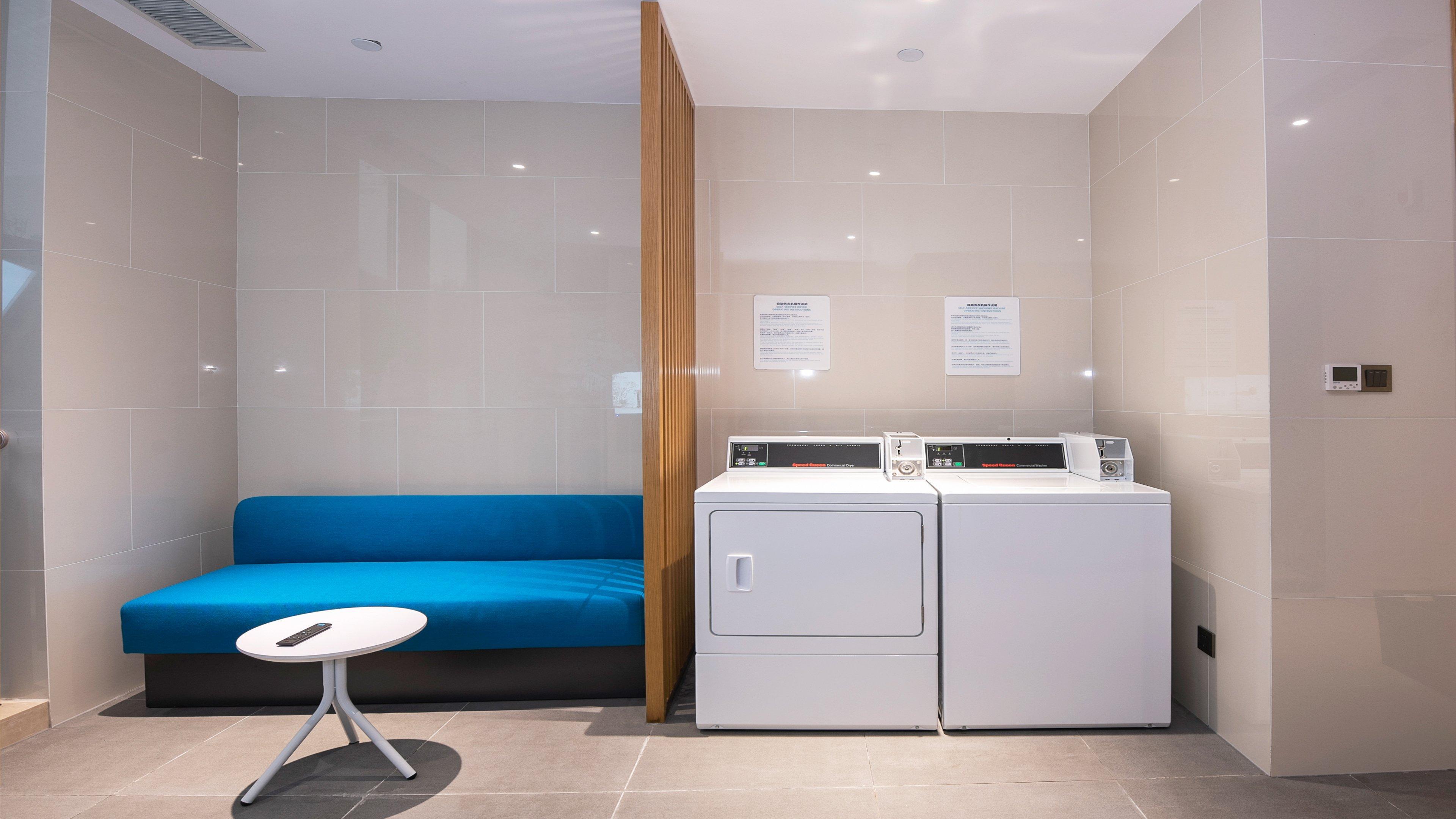 Holiday Inn Express Luanchuan By Ihg Exteriör bild